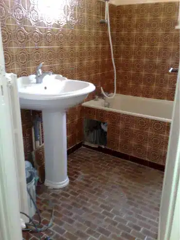 salle de bain avant les travaux à Vertou salle de bain avant les travaux à Vertou