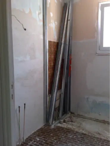 Mise en œuvre d'un doublage mur pour douche italienne à Bouguenais Mise en œuvre d'un doublage mur pour douche italienne à Bouguenais