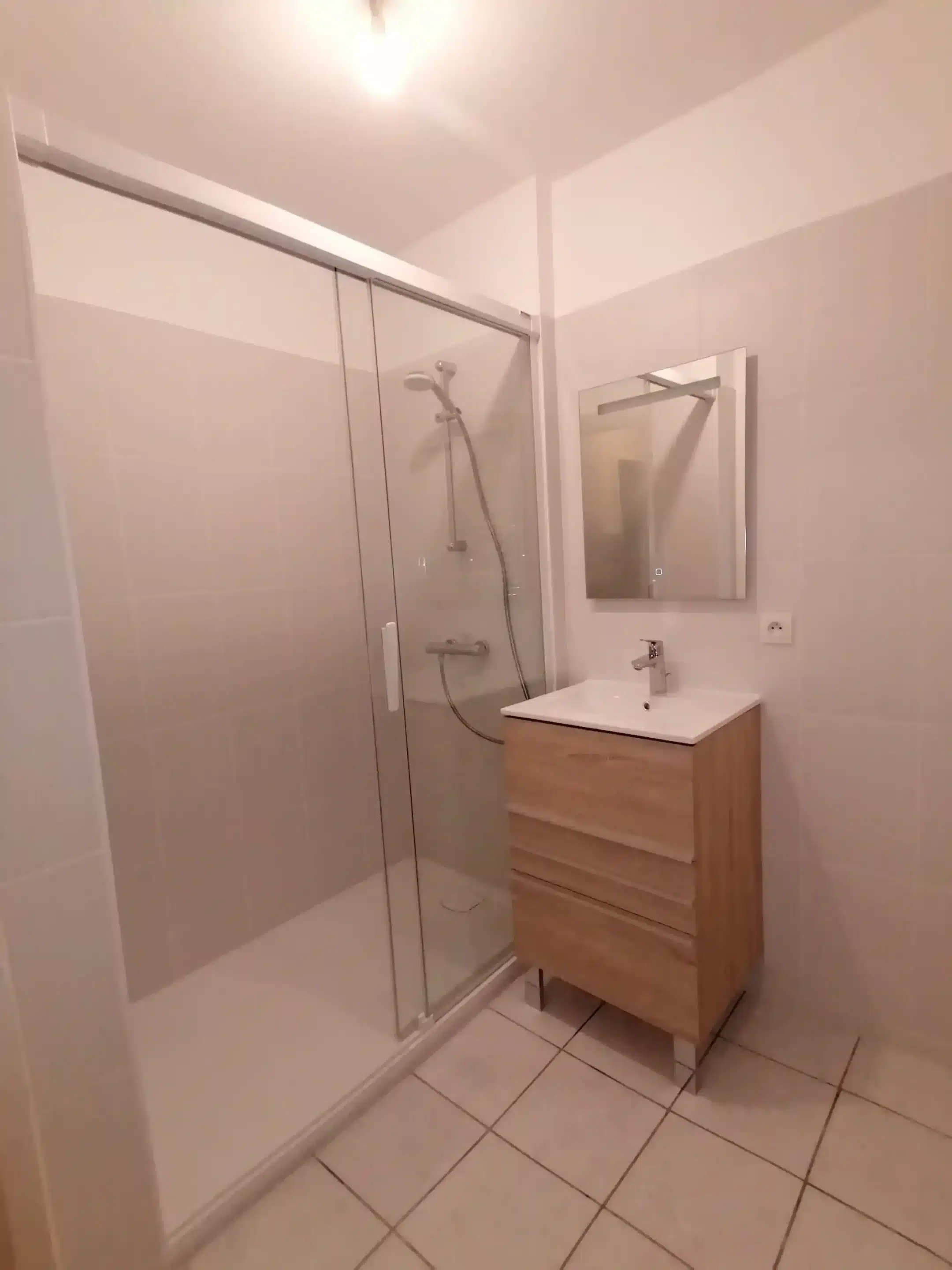 Remplacement-d-une-Baignoire-par-une-douche-a-Vertou