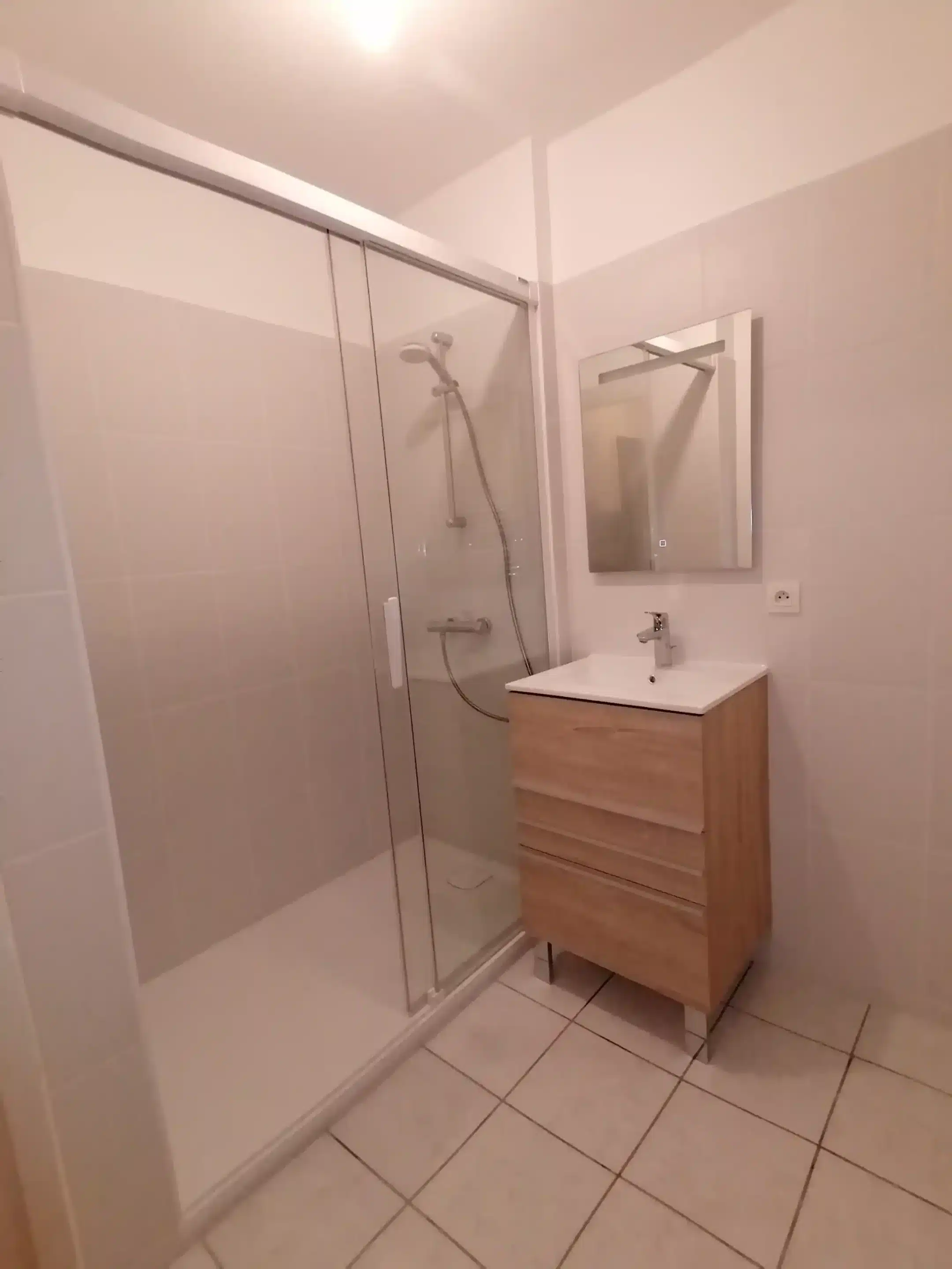 Renovation-complete-de-votre-salle-de-bain-a-Vertou-44