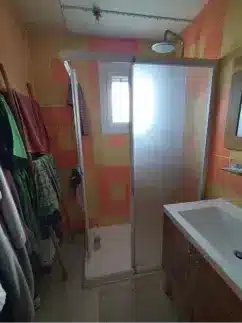 une douche à rénover  à Bouguenais