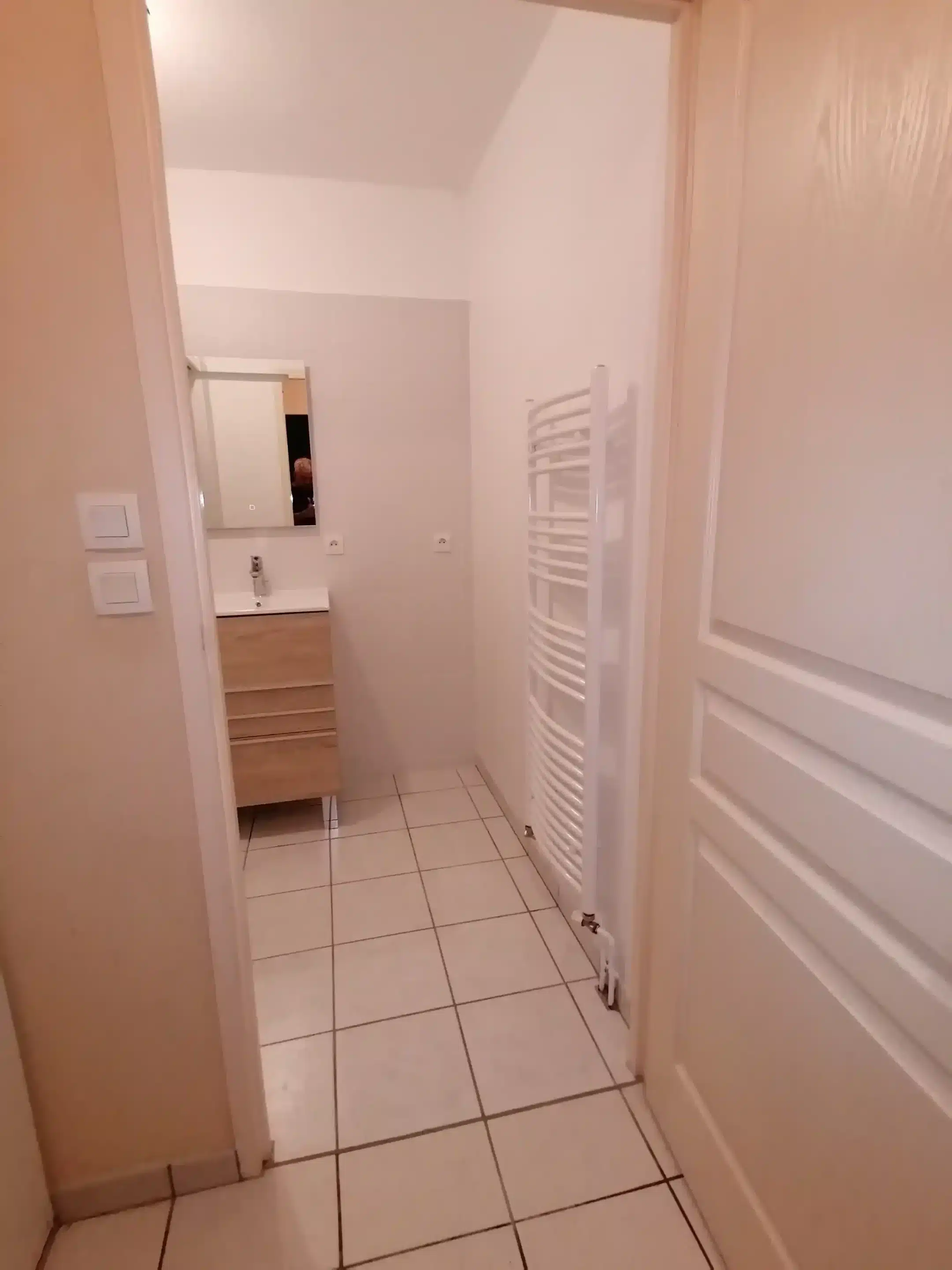 salle-de-bains-refaite-du-sol-au-plafond-a-Vertou-44